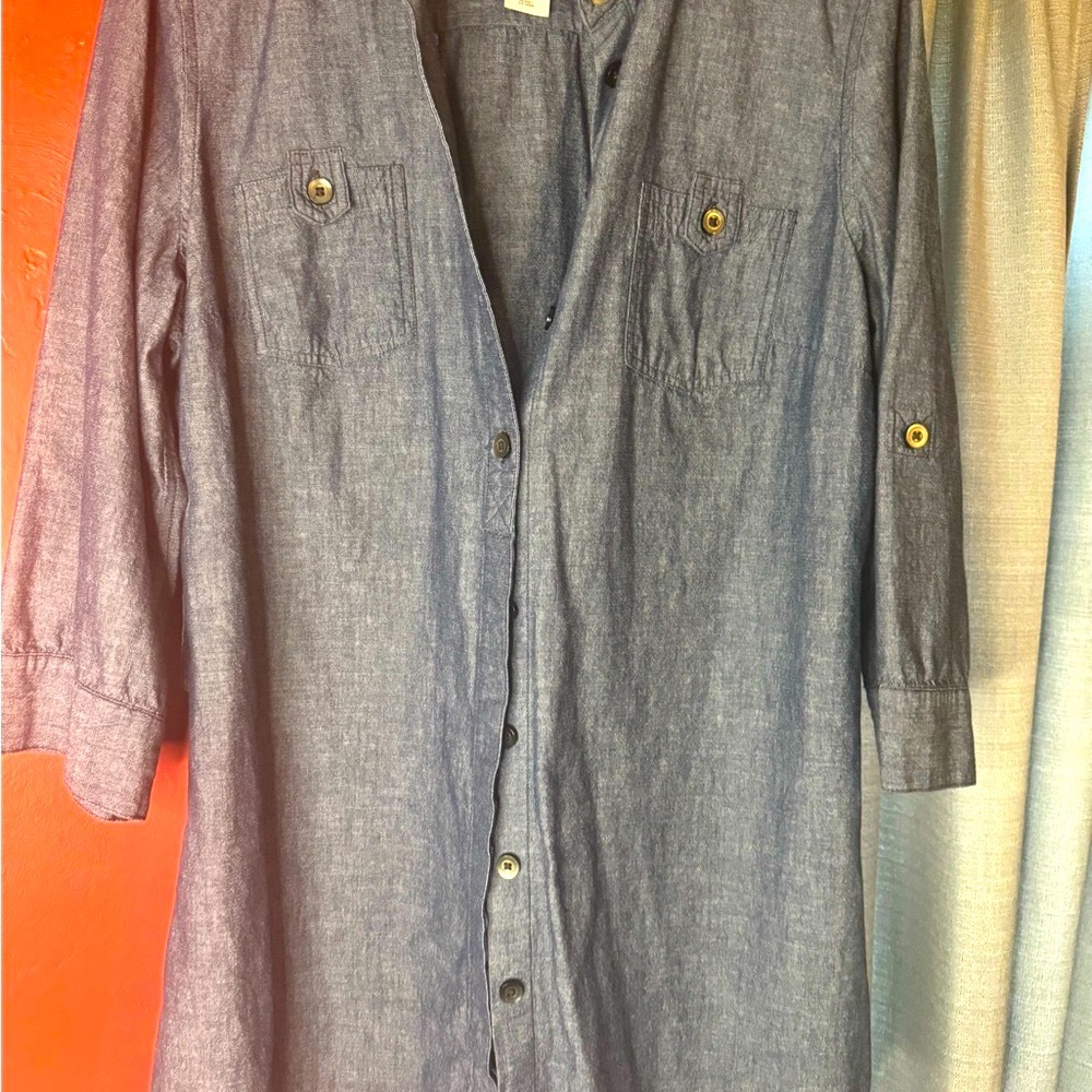 Liz Claiborne Chambray Blue Button-Down Blouse - Picture 2 of 11